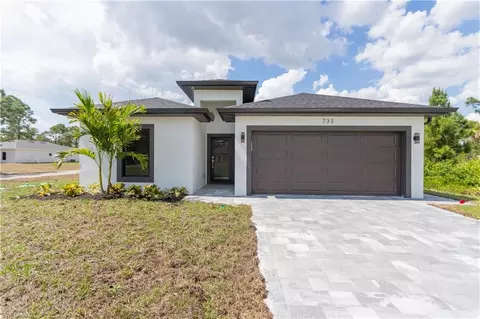 733 Phelps St E, Lehigh Acres, FL 33974