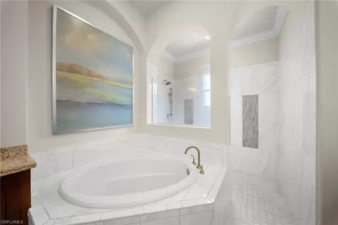 Bath - 6449 Costa Cir, Naples, FL 34113 photo 2 of 4