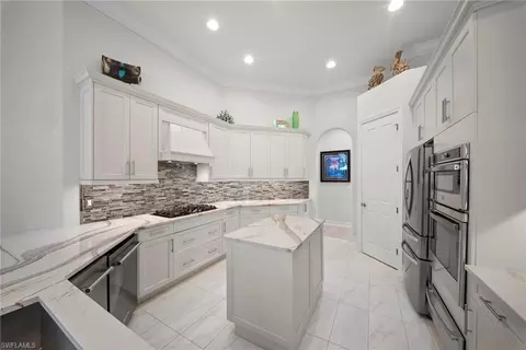 Kitchen - 6449 Costa Cir, Naples, FL 34113 photo 3 of 5