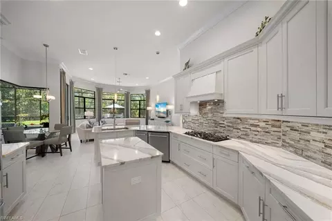 Kitchen - 6449 Costa Cir, Naples, FL 34113 photo 4 of 5