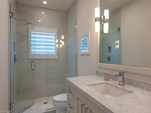 Bath - 628 21st Ave S, Naples, FL 34102 photo 5 of 5