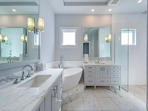 Bath - 628 21st Ave S, Naples, FL 34102 photo 2 of 5