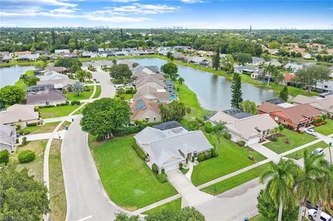 10340 Regent Cir, Naples, FL 34109