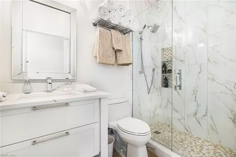Bath - 19071 Ridgepoint Dr #202, Estero, FL 33928 photo 1 of 3
