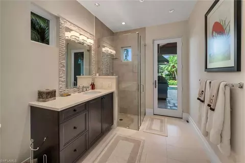 Bath - 384 Edgemere Way E, Naples, FL 34105 photo 4 of 6