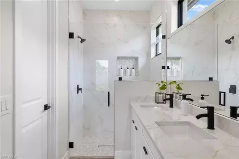 Bath - 3032 Woodside Ave, Naples, FL 34112 photo 4 of 4