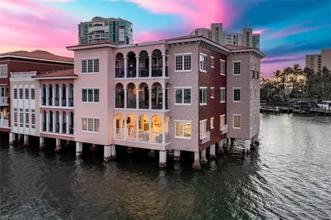 4000 Gulf Shore Blvd N #3300, Naples, FL 34103