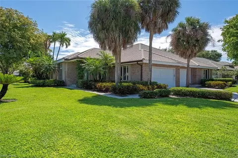 7018 Greentree Dr, Naples, FL 34108