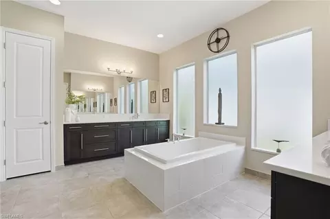 Bath - 11644 Periwinkle Dr, Naples, FL 34120 photo 2 of 3