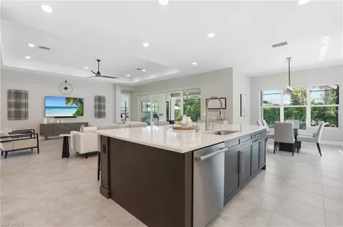 Kitchen - 11644 Periwinkle Dr, Naples, FL 34120 photo 3 of 4