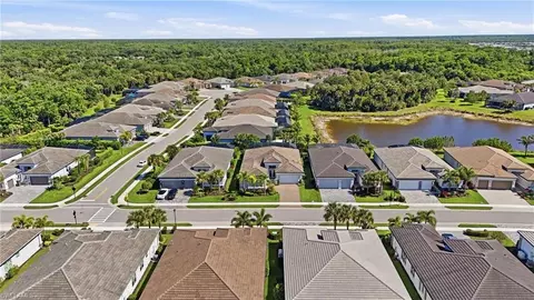 View/Area - 11644 Periwinkle Dr, Naples, FL 34120 photo 2 of 4