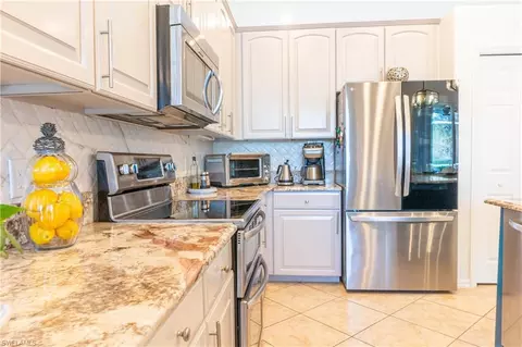 Kitchen - 14059 Mirror Ct, Naples, FL 34114 photo 2 of 3