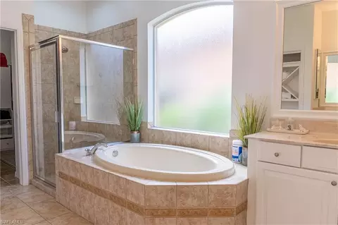Bath - 14059 Mirror Ct, Naples, FL 34114 photo 3 of 4