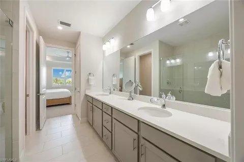 Bath - 183 Indies Dr E #202, Naples, FL 34114 photo 3 of 4