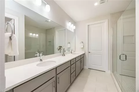 Bath - 183 Indies Dr E #202, Naples, FL 34114 photo 2 of 4