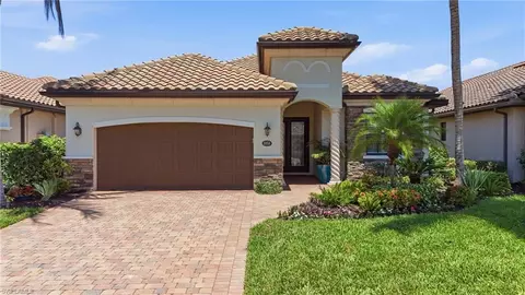 3058 Aviamar Cir, Naples, FL 34114