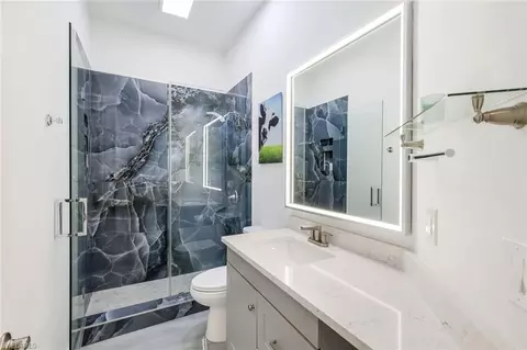 Bath - 6072 Highwood Park Ct, Naples, FL 34110 photo 4 of 4