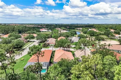 View/Area - 6072 Highwood Park Ct, Naples, FL 34110 photo 7 of 11