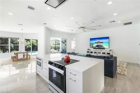 Kitchen - 6072 Highwood Park Ct, Naples, FL 34110 photo 2 of 6