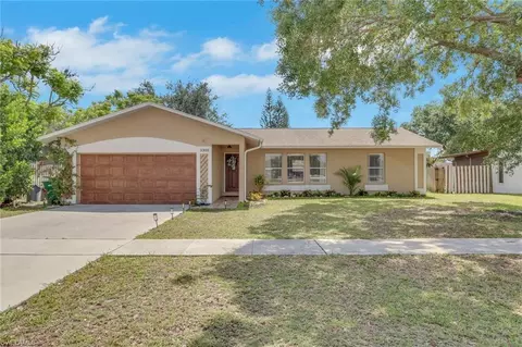 3300 Valencia Dr, Naples, FL 34120
