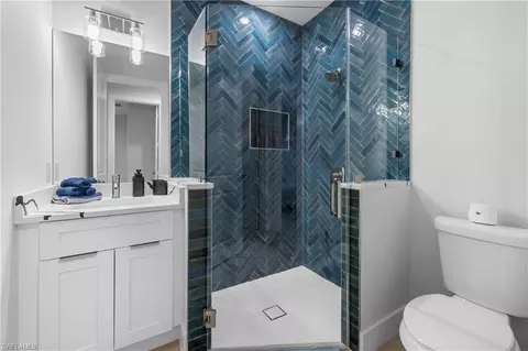 Bath - 3012 Pine Tree Dr, Naples, FL 34112 photo 6 of 6