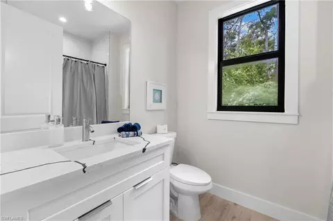 Bath - 3012 Pine Tree Dr, Naples, FL 34112 photo 4 of 6