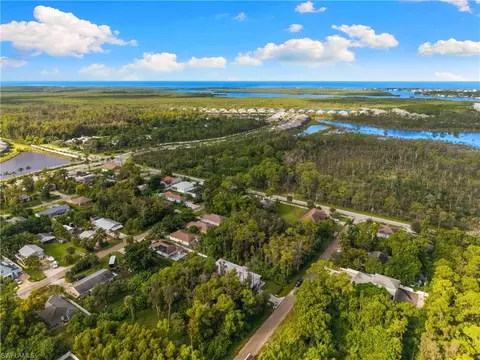 View/Area - 3012 Pine Tree Dr, Naples, FL 34112 photo 3 of 3