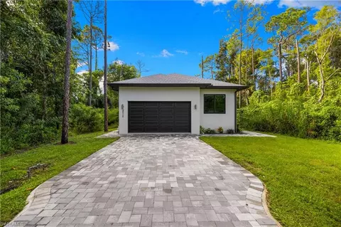 Exterior - 3012 Pine Tree Dr, Naples, FL 34112 photo 7 of 7