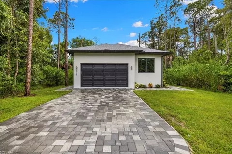 Exterior - 3012 Pine Tree Dr, Naples, FL 34112 photo 1 of 7