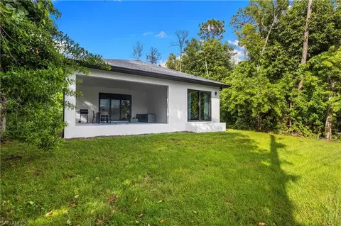 Exterior - 3012 Pine Tree Dr, Naples, FL 34112 photo 5 of 7