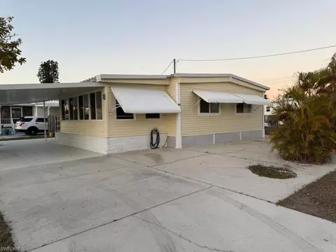 4868 Flamingo Dr, Saint James City, FL 33956