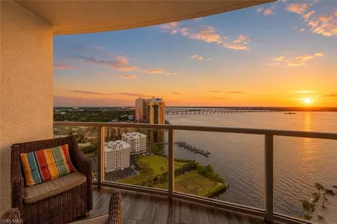 3000 Oasis Grand Blvd #2205, Fort Myers, FL 33916