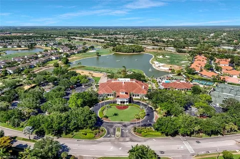 View/Area - 5877 Three Iron Dr #702, Naples, FL 34110 photo 9 of 15