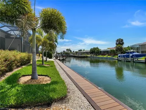 1065 Cottonwood Ct, Marco Island, FL 34145