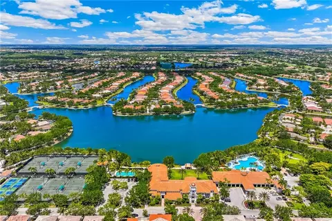 View/Area - 4605 Navassa Ln, Naples, FL 34119 photo 4 of 7