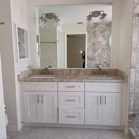 Bath - 175 Kings Way, Naples, FL 34104 photo 3 of 4