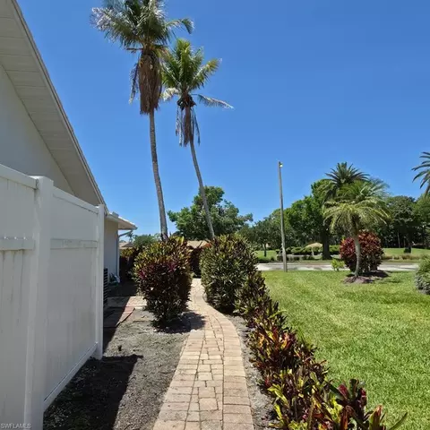 Exterior - 175 Kings Way, Naples, FL 34104 photo 4 of 15