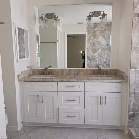 Bath - 175 Kings Way, Naples, FL 34104 photo 2 of 4