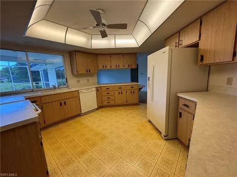 Kitchen - 2353 Abbey Ct, Naples, FL 34112 photo 1 of 2