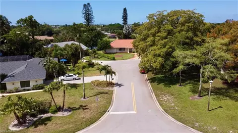 View/Area - 2353 Abbey Ct, Naples, FL 34112 photo 3 of 6