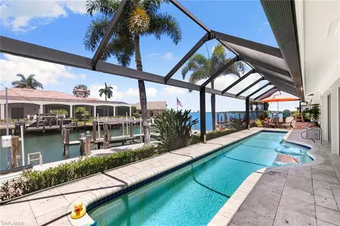 1784 Wavecrest Ct, Marco Island, FL 34145