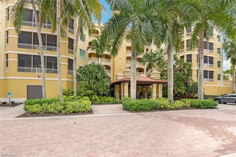 2738 Tiburon Blvd E #B301, Naples, FL 34109