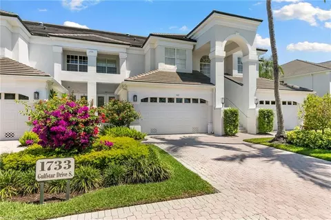 1733 Gulfstar Dr S #302, Naples, FL 34112