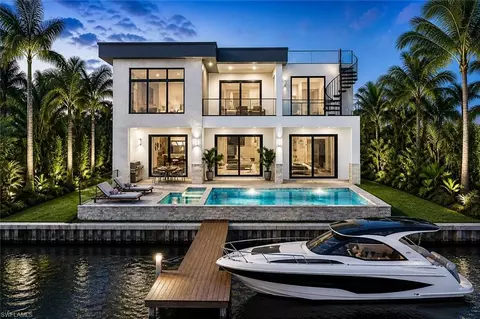 8039 Lagoon Rd, Fort Myers Beach, FL 33931