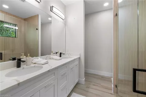 Bath - 2533 Storter Ave, Naples, FL 34112 photo 1 of 6