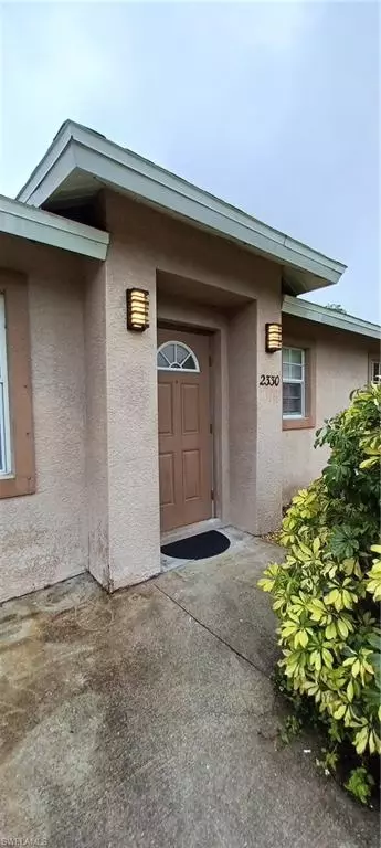 2330 Della Dr, Naples, FL 34117
