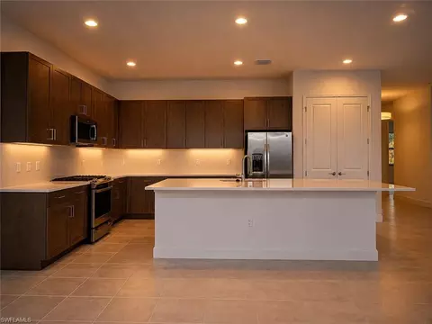 Kitchen - 20921 Thistle Leaf Ln, Estero, FL 33928 photo 3 of 7