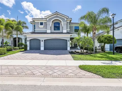 4716 Kensington Cir, Naples, FL 34119