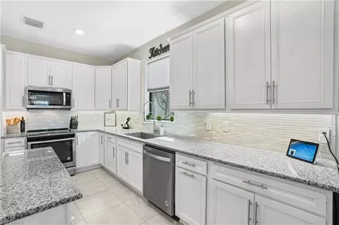 Kitchen - 2077 Hamlin St, Naples, FL 34120 photo 4 of 5