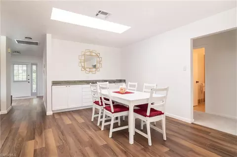 Dining - 560 Bald Eagle Dr #22, Naples, FL 34105 photo 2 of 2